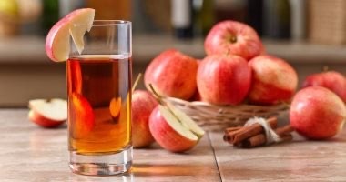 عصير تفاح طبيعي